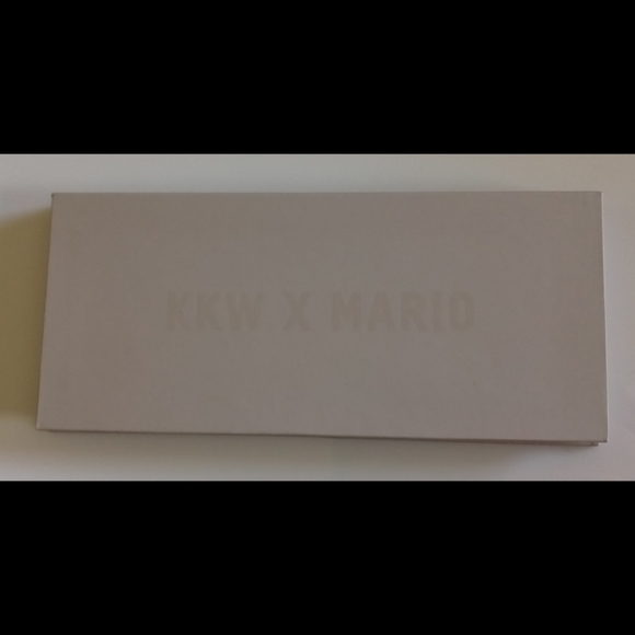 KKW x MARIO 10-Pan Eyeshadow Palette - Picture 6 of 8
